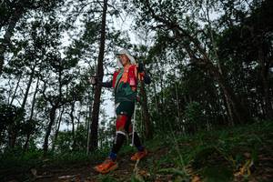 BIB: 198
                            <button type="button" onclick="openModal(22561347)" class="btn btn-primary btn-sm float-right btn-popup" data-toggle="modal" data-target=".modal-high-quality">
                        <i class="fas fa-shopping-cart"></i> Add to Cart
                    </button>
                                            <button type="button" onclick="isThisMe(22561347, true)" class="btn btn-success btn-sm float-right btn-popup btn-isme hidden" data-toggle="tooltip" data-placement="bottom" title="นี่คือรูปของคุณใช่ไหม คลิกที่นี่เพื่อเอาเข้าอัลบั้ม">
                        <i class="fas fa-plus"></i> Add to album
                    </button>
                    <button type="button" onclick="isThisMe(22561347, false)" class="btn btn-warning btn-sm float-right btn-popup btn-isnotme hidden">
                        <i class="fas fa-ban"></i> Remove from album
                    </button>